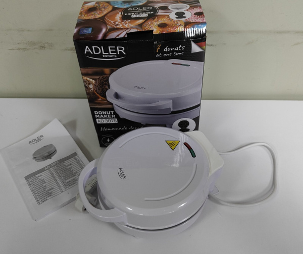 Пончиковая машина ADLER AD 3075 (1000-1500Вт, 7 гнёзд) белая Уценка! купить по самой низкой цене