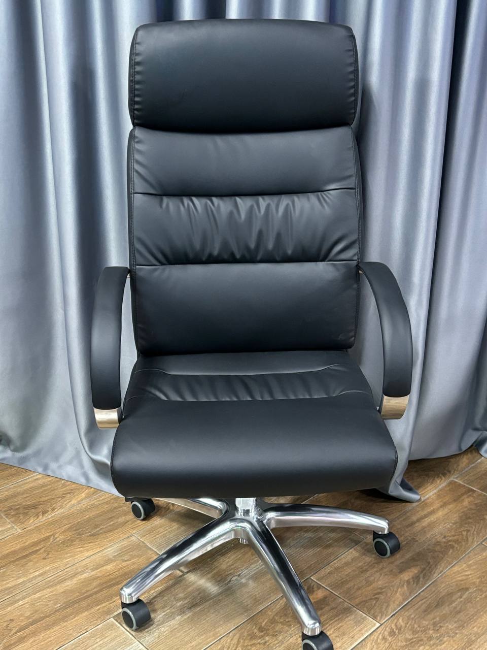 Кресло офисное Luxury 9326 black  (1шт. в упаковке) купить по самой низкой цене