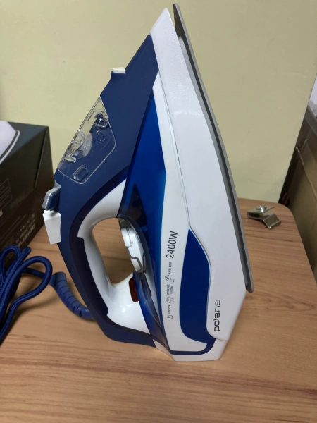 Утюг Polaris PIR 2465AK (2400Вт,керамика,вертикаль.отпарив.) Dark blue Уценка! купить по самой низкой цене