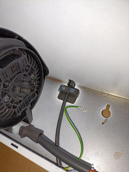 Вытяжка  приставная SHIVAKI (Shivaki-0960 Punto  white) 400 м.куб/час 155х600х500 Уценка! купить по самой низкой цене