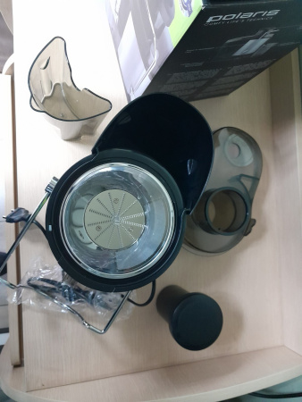 Соковыжималка Polaris PEA 0833A (800Вт, 2 скор, корпус нержавеющая сталь) Уценка! купить по самой низкой цене