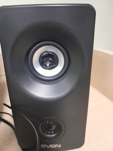 Акустика SVEN 405 (8W, Bluetooth / AUX, 80-20000Гц, питание по USB) black Уценка! купить по самой низкой цене