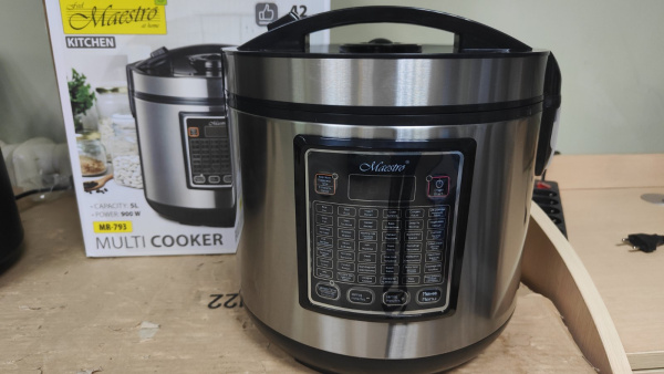 Мультиварка Maestro MR-793 (серебр.) 42 прогр., диспл., антиприг.покр.чаши, электр. упр., 5л, 900Вт Уценка! купить по самой низкой цене
