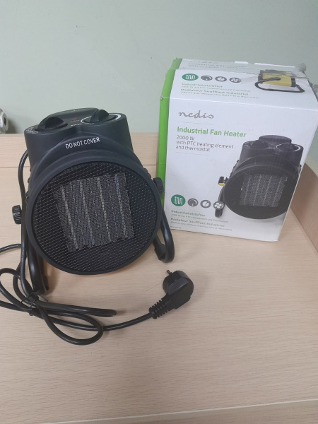 Тепловентилятор промышленный напольный SCARLETT HTIF20FYW (1000/2000Вт, керамич.нагреват, термостат) Уценка! купить по самой низкой цене