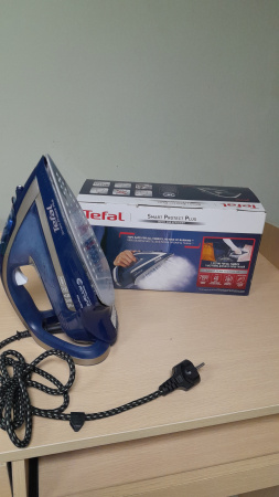 Утюг Tefal Smart Protect Plus FV6872E0 (синий, 2800Вт  антипригарн. покрытием, вертикаль.отпариван.) Уценка! купить по самой низкой цене