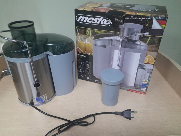 Соковыжималка центробежная Mesko MS 4126g GREY (600Вт, 2 скорости, металл.корпус, загруз.отверст. 65мм) Уценка купить по самой низкой цене